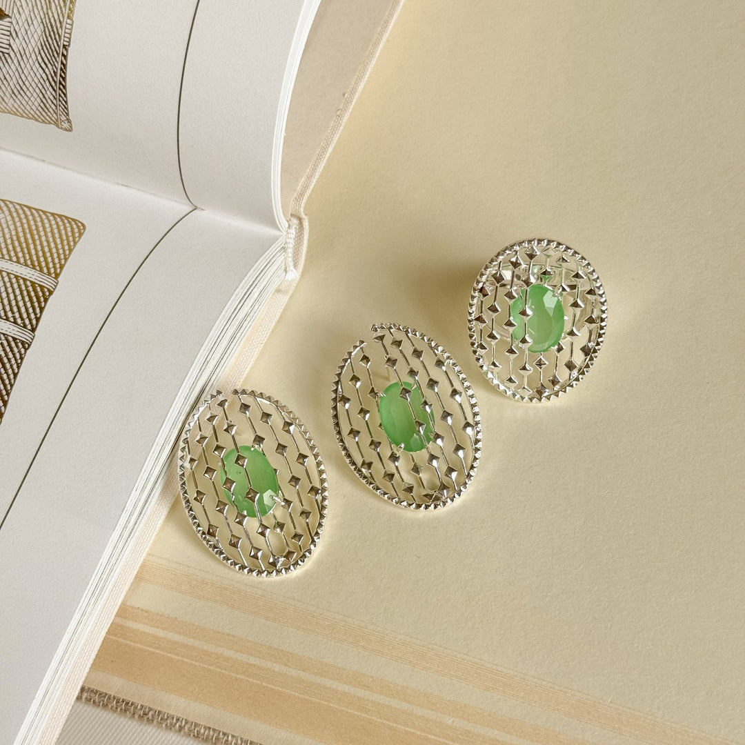 Brincos Oval com Pedra Verde — Ouro 18k