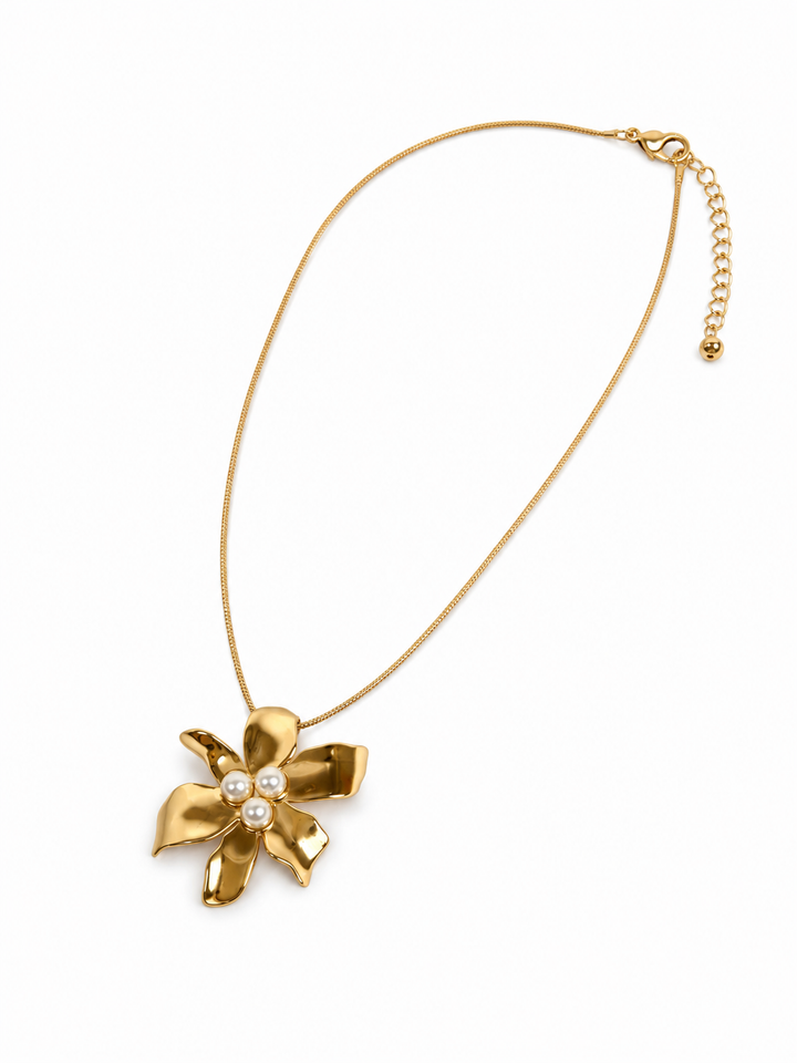 Colar Flor com Pérola