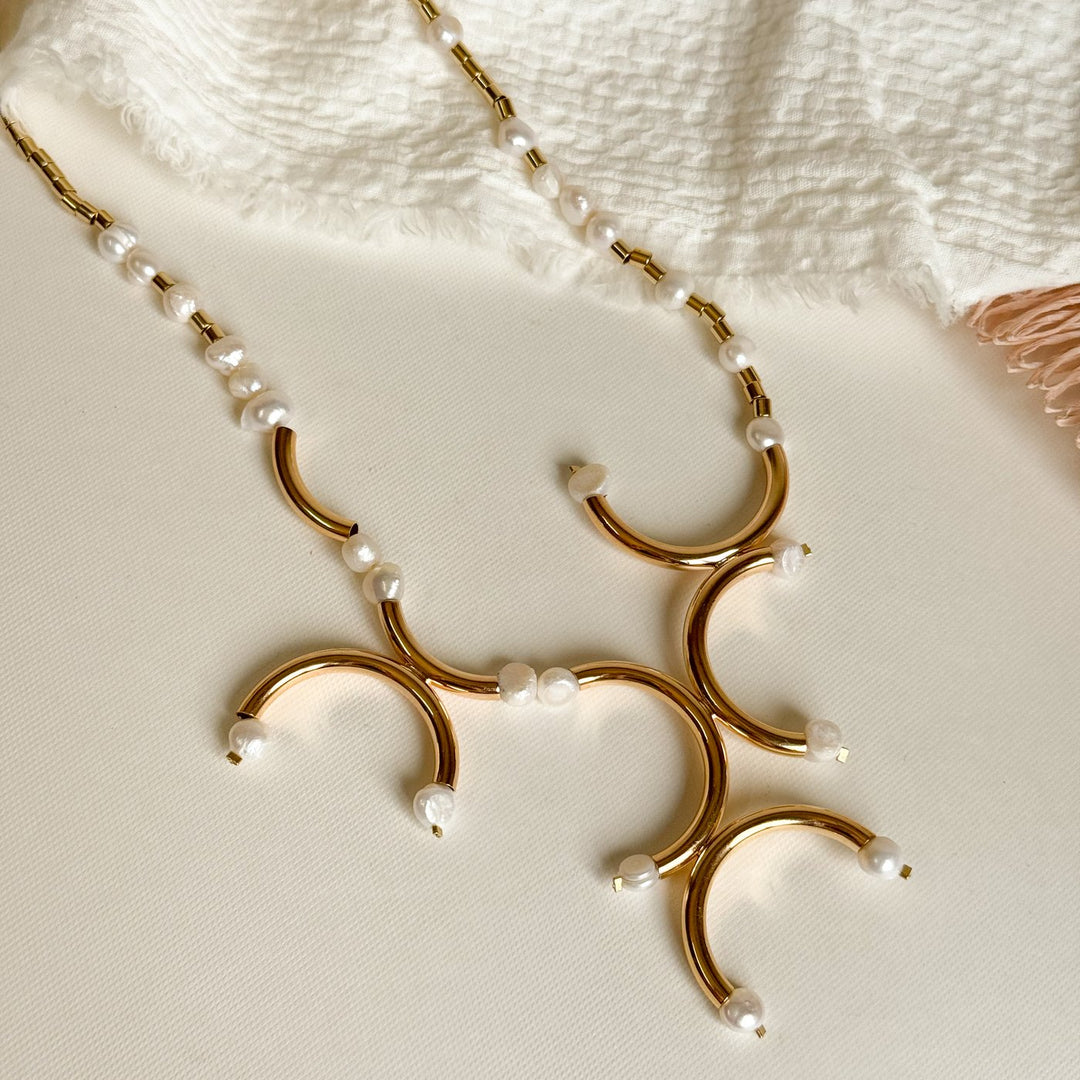 Colar Galho com Pérolas — Ouro 18k