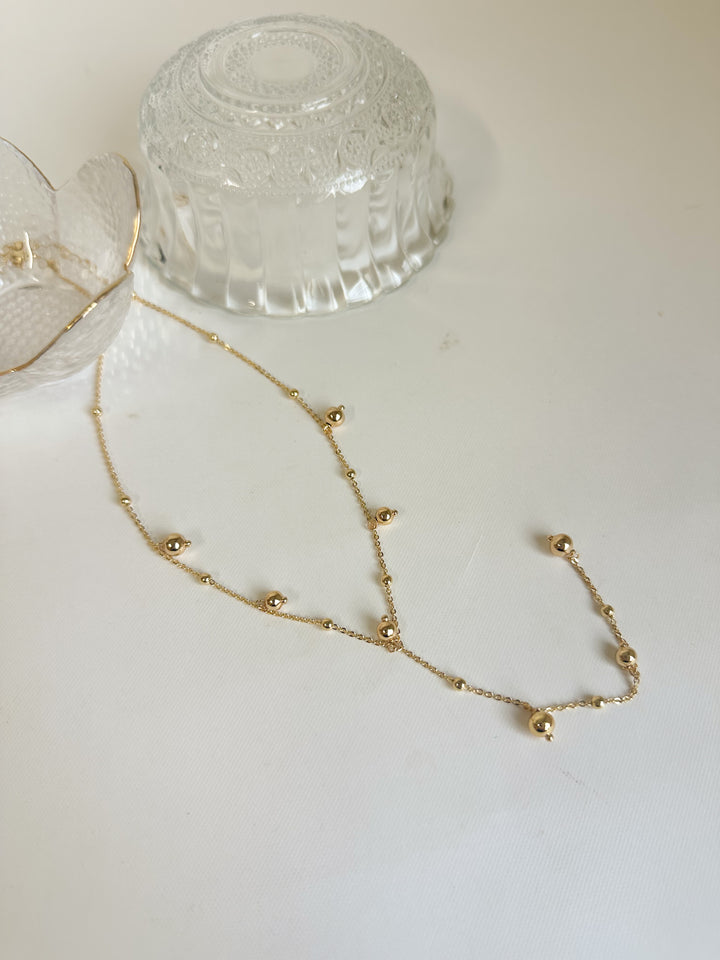 Colar Gravatinha com esferas